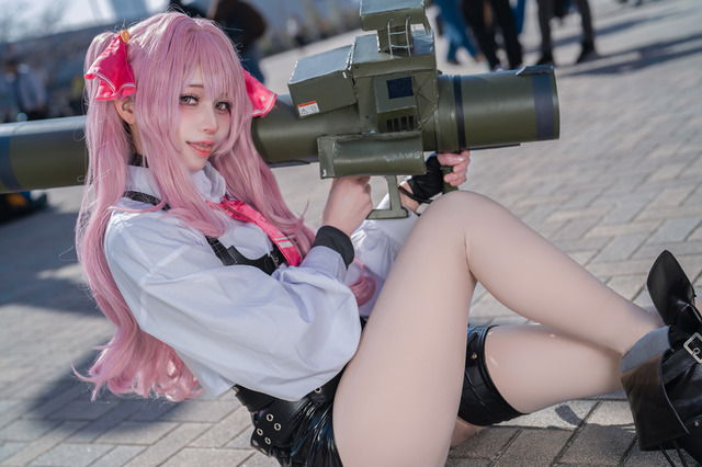 【コスプレ】太ももに釘付け!無自覚なサディスト“ユニ”にスタイル抜群元気娘“アニス”ら『NIKKE』勢を筆頭に『崩スタ』『原神』などゲームキャラがアツい。「アコスタ福岡」美麗レイヤー6選 画像