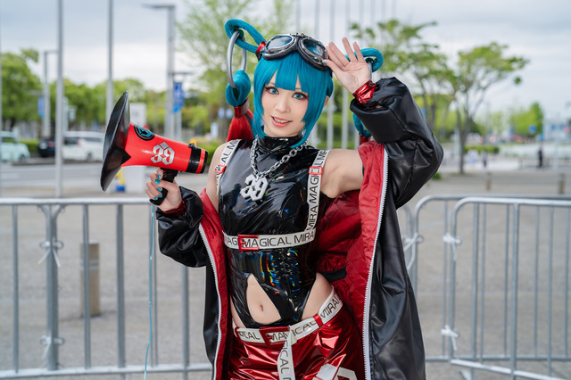 【コスプレ】ニコニコ超会議2024開催！ミクさんが高支持率、リアル10連ガチャが話題の『NIKKE』勢も人気だった美麗レイヤー9選【写真38枚】 画像