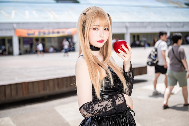 【コスプレ】あまりに一途な「DEATH NOTE」ヒロイン・ミサミサが台湾に降臨!金髪ツインテールが黒のゴシックドレスに映える【写真10枚】 画像