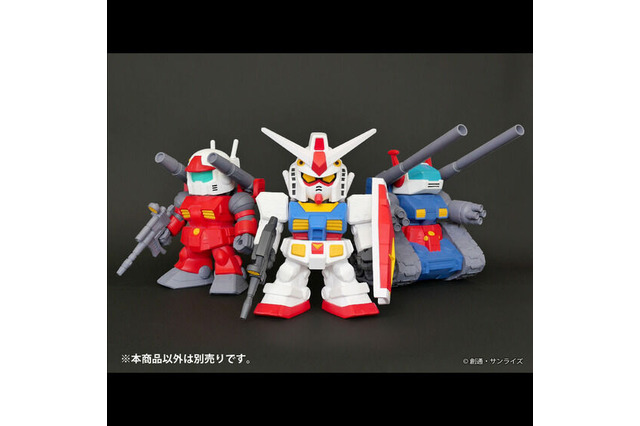 圧倒的存在感!「ガンダム」「ガンキャノン」「ガンタンク」の“ジャンボソフビSD”が登場 画像