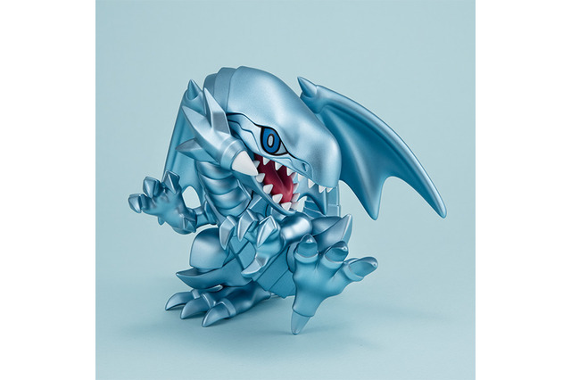 カートゥーン調の「青眼の白龍」がカッコよくて可愛い…!『遊戯王』よりデフォルメフィギュアが登場―「オベリスクの巨神兵」もMEGATOON化 画像