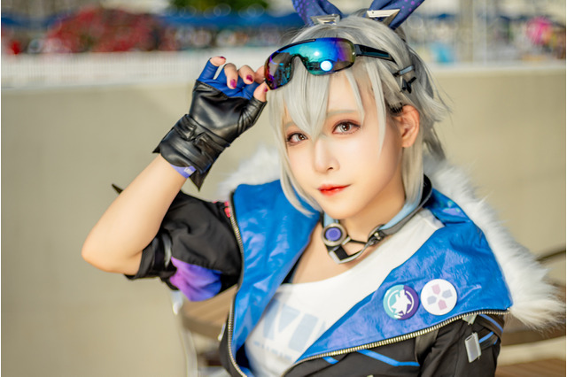 【コスプレ】『崩壊:スターレイル』のスタイリッシュビューティー!銀狼の美女レイヤー推参【写真6枚】 画像