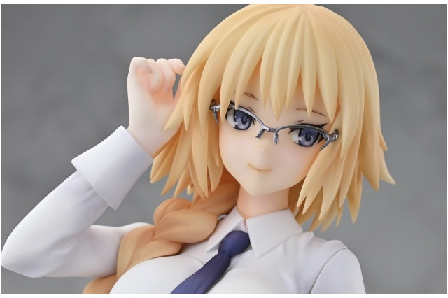 眼鏡女子好き必見!「Fate/Apocrypha」モードレッド&ジャンヌが“執事×眼鏡”コラボで生まれた描き下ろしイラストでフィギュア化 画像