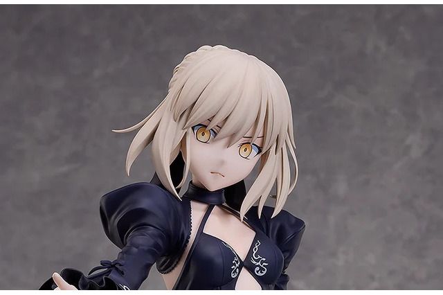 デカい…!『FGO』セイバーオルタが1/4スケールで“現界”―圧倒的ボリュームで剣を持ち、凛々しく立つ姿が美しいフィギュアに 画像