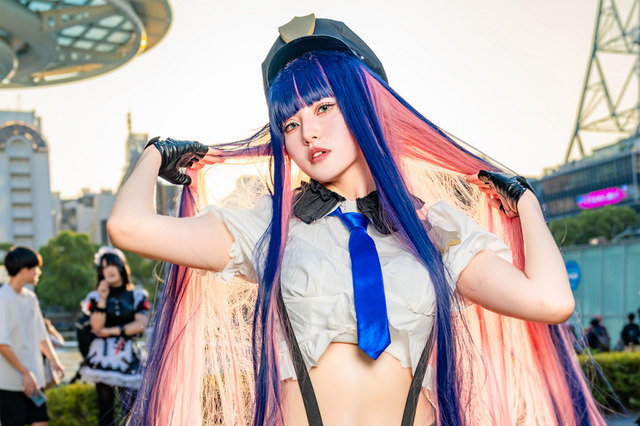 【コスプレ】スタイル抜群のポリスガール!長身を活かしたポージングが際立つ【写真7枚】 画像