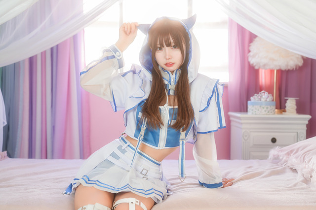 美女コスプレイヤーが“ゲーミングデビルガール”に!?ほっそい腰の、くびれにドキッ【写真9枚】 画像