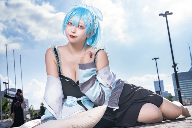 【コスプレ】ルームウェア姿の可愛さも鬼がかり！愛嬌抜群の「リゼロ」レム【写真7枚】 画像