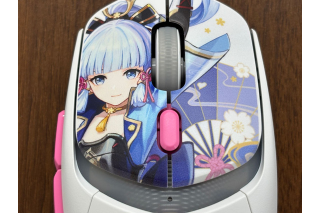 Logicoolの『原神』コラボマウス実物をチェック！神里綾華が大きく描かれた特別モデルは、思わず「ファンの心をわかってるなぁ！」と唸る逸品【フォトレポ】 画像