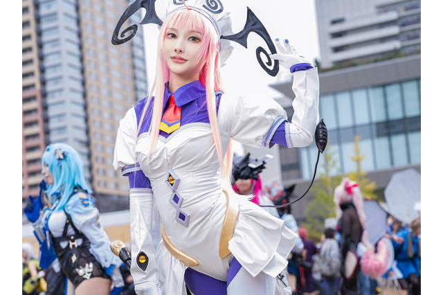 【コスプレ】「ToLOVEる」ララの美しいボディラインを再現！自作衣装と表情が愛らしい美女レイヤー 画像