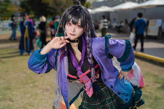【コスプレ】恵まれたスタイルを活かす、躍動感あるポージング!「にじさんじ」狂蘭メロコになりきる注目レイヤー・碧ノゆゆ 画像