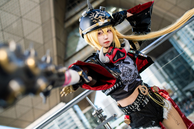 【コスプレ】驚異の美くびれと太ももを持つ“野球少女”!? 『ゼンゼロ』ルーシーの注目レイヤー【写真9枚】 画像