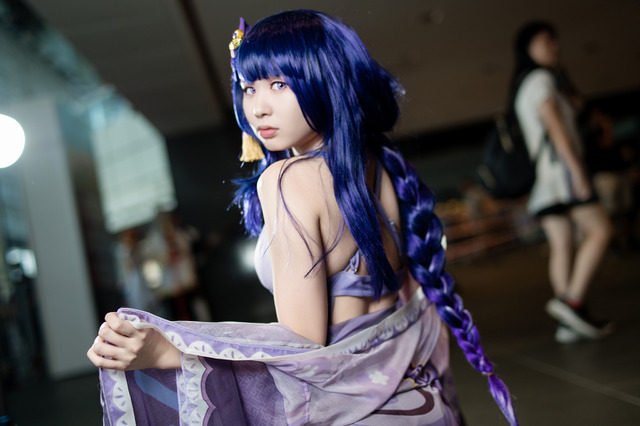 【コスプレ】無防備すぎる『原神』雷電将軍の水着姿が艶っぽい【写真8枚】 画像