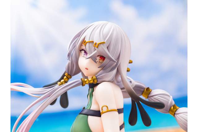 太ももから感じる“重量感”!アニメ「ライザのアトリエ」より「リラ・ディザイアス」が水着姿で立体化 画像