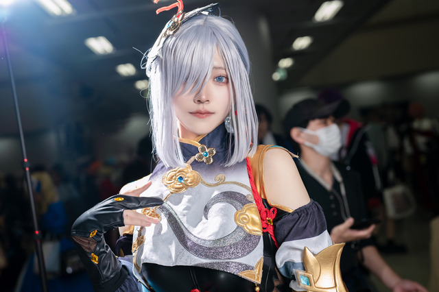 【コスプレ】叡智を秘めた瞳が印象的!美しいS字ラインを作り出す卓越したポージングも見事な美女レイヤー【写真7枚】 画像