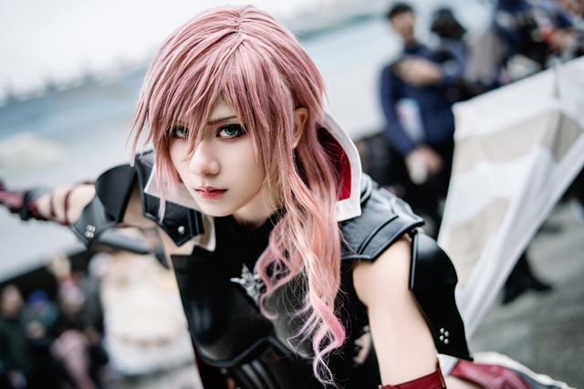 【コスプレ】台湾美女の『FF13』ライトニングが凛々しい！八等身美スタイルがゲームのCGを思わせる完成度【写真8枚】 画像