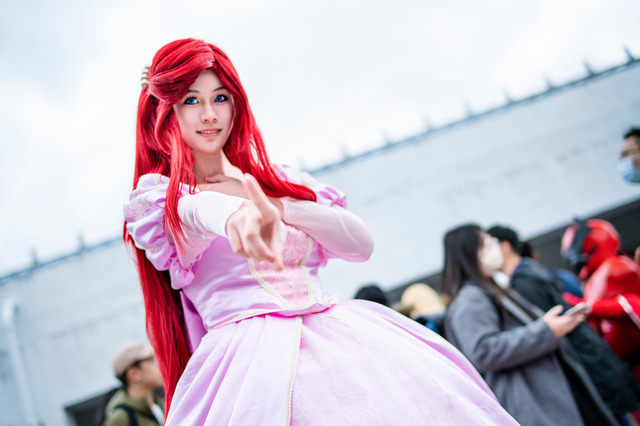 【コスプレ】台湾美女が本格ドレスを着こなす！「ディズニープリンセス」アリエルが存在感を放つ【写真7枚】 画像