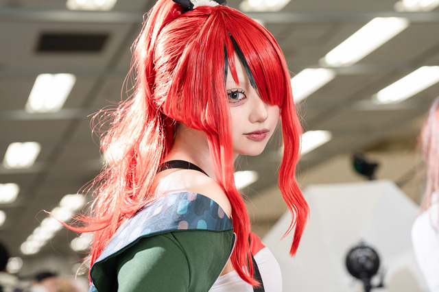【コスプレ】整ったスタイルから繰り出す自由奔放なポージングが秀逸!“パタち”レイヤーの無邪気な笑顔が愛らしい【写真9枚】 画像