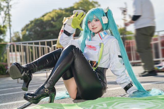 【コスプレ】ミクにリリエル、エミリアにトワ様が「ニコニコ超会議2025」に勢揃い！天使な美女レイヤー9選【写真42枚】 画像