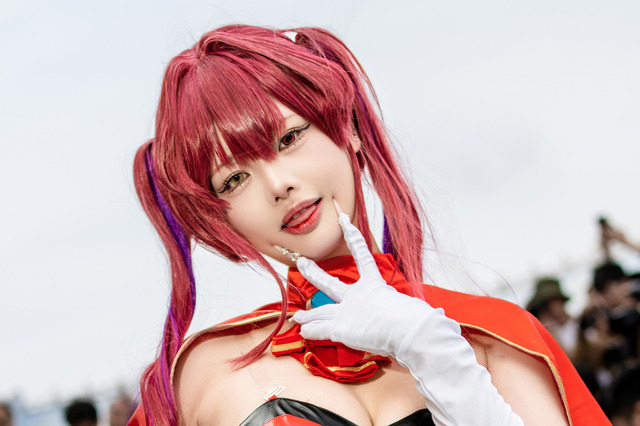 【コスプレ】宝鐘マリン船長が台湾に到着!ストッキングがセクシーな大胆ポージングで魅了してしまう【写真8枚】 画像