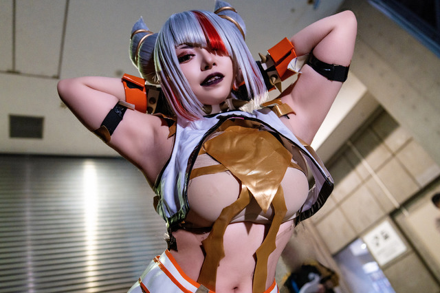 【コスプレ】表情からポージングまで再現度が高い!『スト6』ジュリの魅惑的な美女レイヤー【写真7枚】 画像
