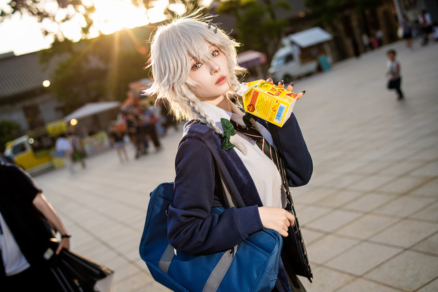 【コスプレ】人気レイヤー・月海つくねがギャルな『東方Project』十六夜咲夜に!ミニスカ&ルーズソックス似合いすぎる【写真7枚】 画像