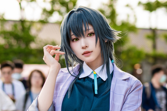 【コスプレ】台湾でもアイドル人気がすごかった!カメラマンに取り囲まれる「学マス」月村手毬の日本人美女レイヤー【写真10枚】 画像