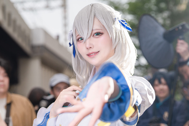 【コスプレ】澄んだ瞳とふわっとした雰囲気に癒される!「ホロライブ」白銀ノエルがブライト衣装で輝く【写真8枚】 画像