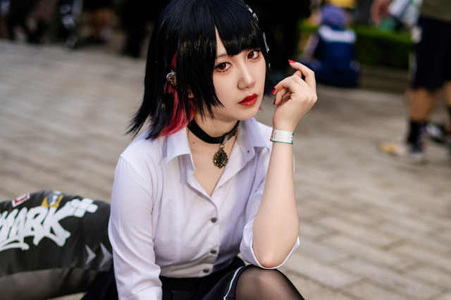 【コスプレ】『ゼンゼロ』エレン・ジョーの女子高生姿にドキッ!黒タイツに映える美脚にも注目【写真10枚】 画像