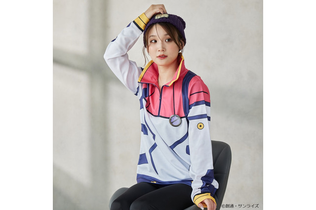 パイスーを着こなすモデルさんがマチュそのもの！「ガンダム ジークアクス」制服ニットやジャージの予約締切が迫る 画像