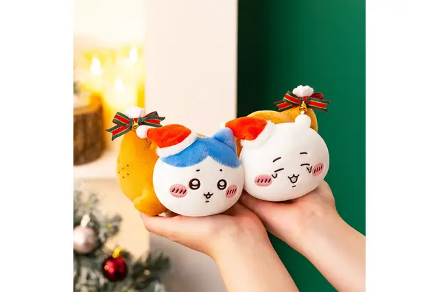 「ちいかわ」たちがトナカイに食べられちゃう！チキンになっちゃったマスコットなど、揃えて楽しいクリスマスグッズが予約受付中 画像