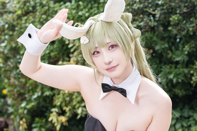 【コスプレ】恥じらう振り向きポーズがセクシーで可愛い！『NIKKE』ソーダがバニー衣装に身を包み美しいスタイルを披露【写真10枚】 画像
