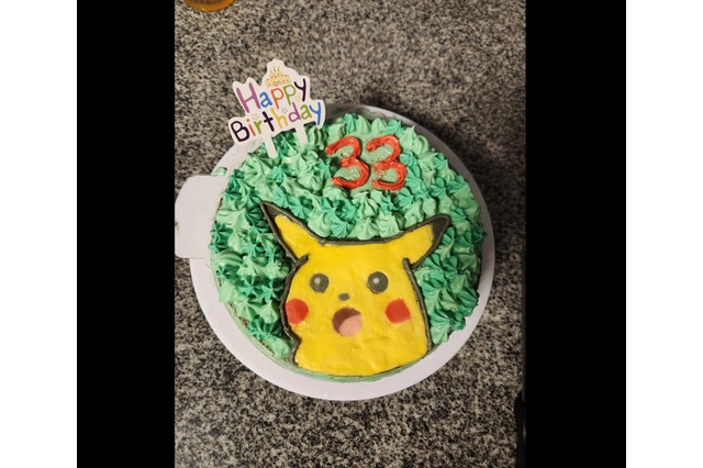 お口ポカンのピカチュウに世界が夢チュウ?海外ミームの手作りケーキが話題に 画像