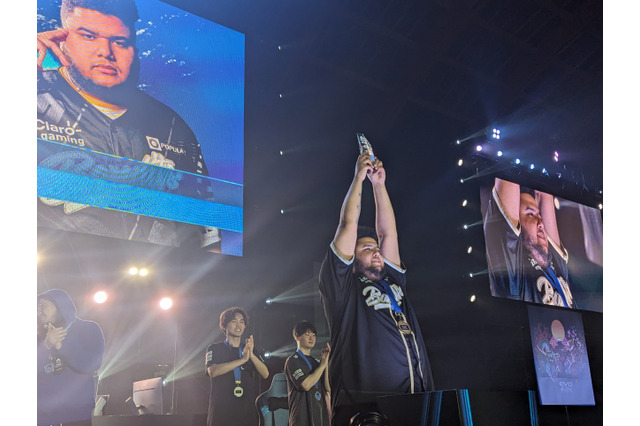 プロ格闘ゲーマーのMenaRD選手、自身の誕生日に「Pride of dominican culture award（ドミニカ文化の誇り賞）」を受賞ー「EVO 2025」の『スト6』部門で優勝 画像