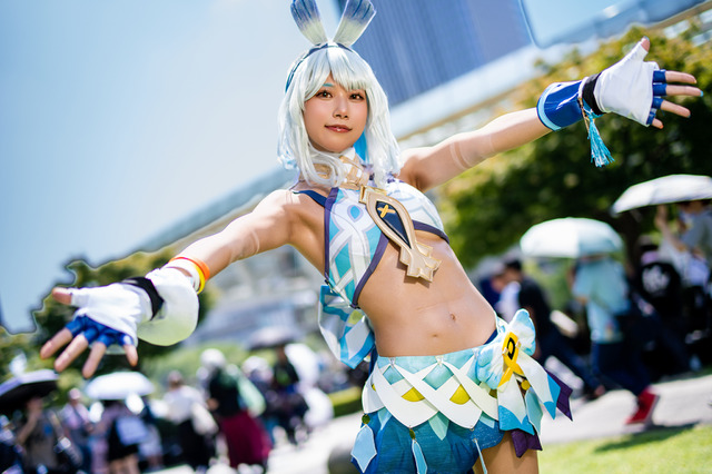 【コスプレ】太陽に照らされたスレンダーな褐色の美ボディが躍動！『原神』ムアラニの笑顔に元気がもりもり湧いてくる【写真8枚】 画像