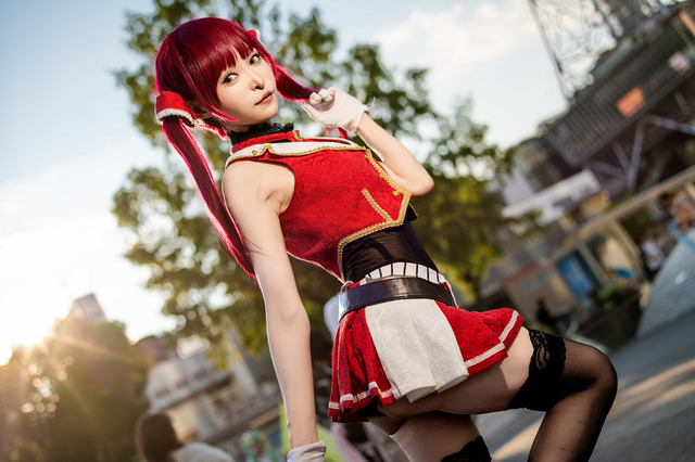 【コスプレ】宝鐘マリン船長が名古屋に降臨！ミニスカ×ニーハイが輝く美ボディでポージングも完璧すぎる【写真8枚】 画像