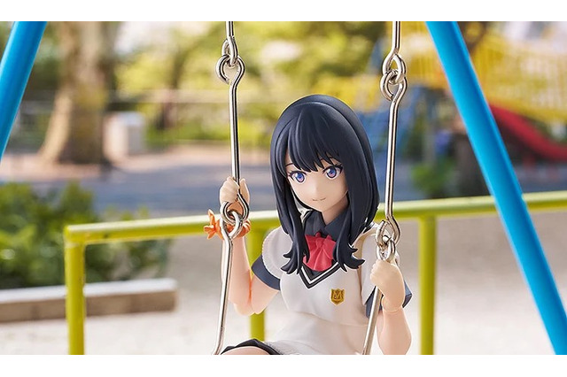 ブランコに座るミニスカ×太ももにドキドキ！「グリッドマン ユニバース」より「宝多六花」の新規アクションフィギュアが予約スタート 画像