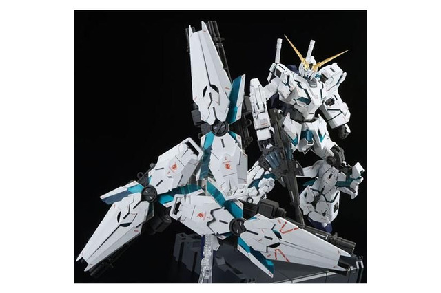 PGガンプラ2連発！「ユニコーンガンダム（最終決戦Ver.）」と「フェネクス（ナラティブVer.）」がプレバンで再販 画像