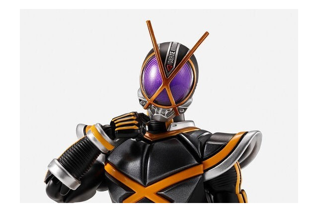 「仮面ライダー555」より、真骨彫製法「仮面ライダーカイザ」が2次予約受付実施!「カイザギア」各種の充実オプションで劇中再現 画像