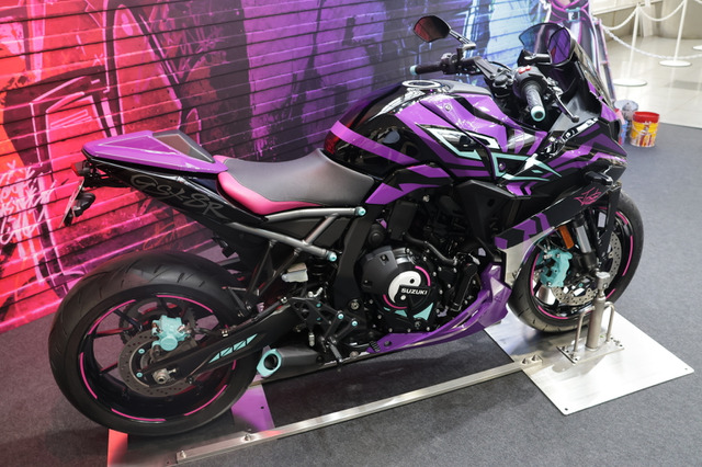 ジュリのドSボイスを聞きたい『スト6』プレイヤーは特にオススメ！スズキのコラボバイク「GSX-8R Tuned by JURI」に乗ってみた 画像
