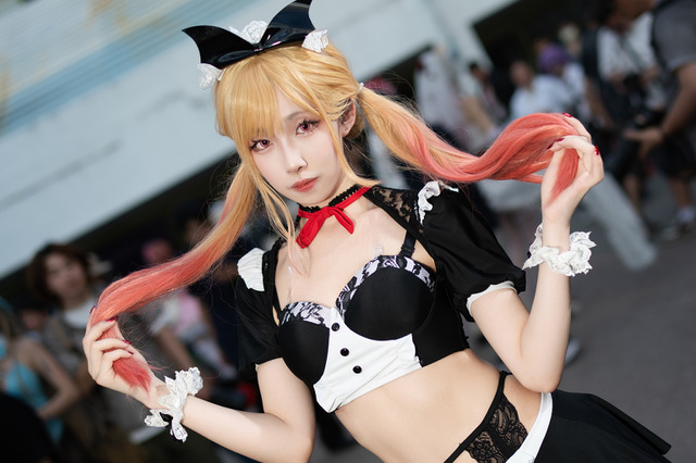 【コスプレ】ちょっぴり大胆なメイド姿が可愛すぎ！香港美女の「着せ恋」喜多川海夢はスレンダーなウエストと美脚で魅せる【写真8枚】 画像