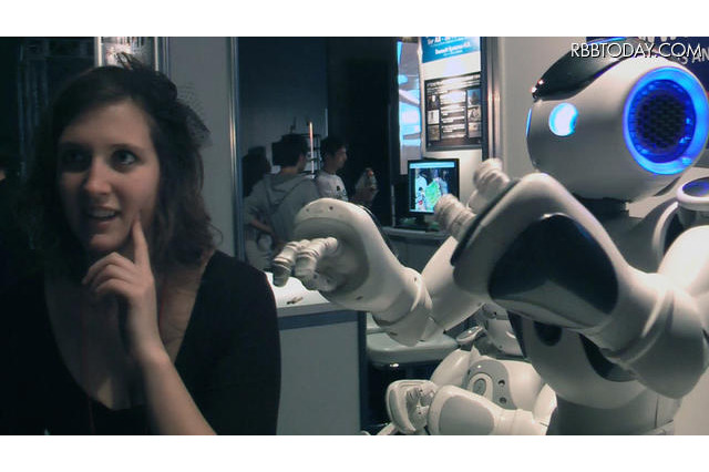【デジタルコンテンツEXPO 2010】仏アルデバラン・ロボティクス、人型ロボット「NAO」を公開 画像