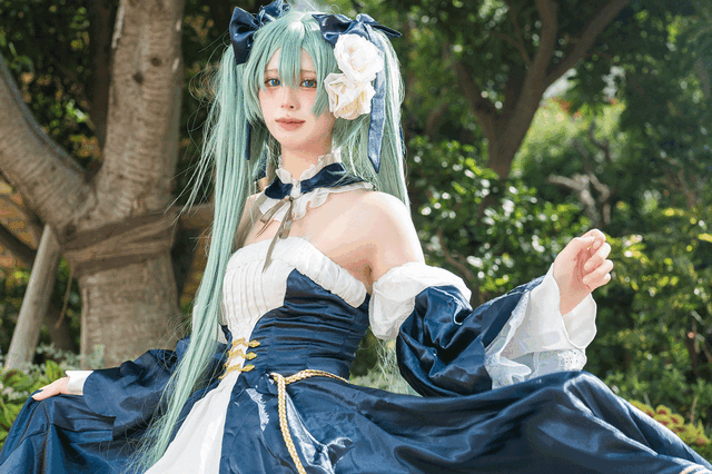 【コスプレ】10代美女レイヤーの初々しいコスに心が洗われる！初音ミクの可憐で儚いドレス姿が可愛すぎた【写真9枚】 画像