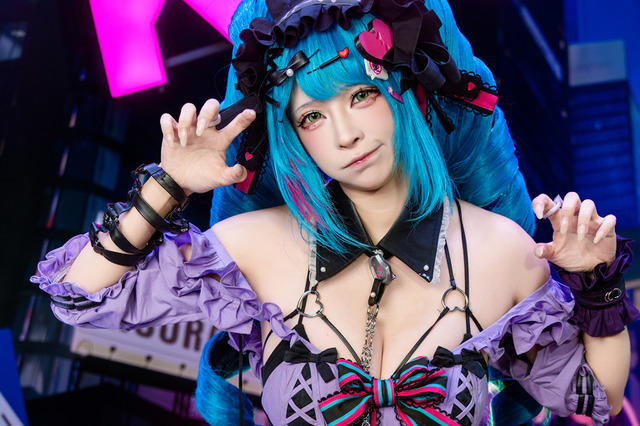 【コスプレ】網ニーハイがなんともセクシー！『カレイドライダー』しなやかな曲線とバイクのギャップで魅了する中華美女レイヤー【写真9枚】 画像