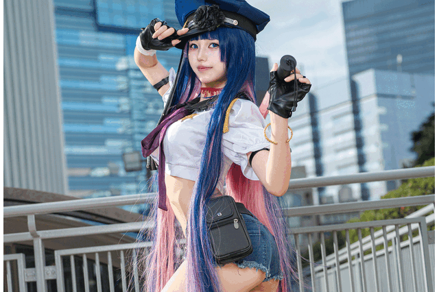 【コスプレ】形のよいヒップから伸びる美脚に魅惑の「ストッキング」！大胆なポージングと爽やかな色気にドキッ【写真10枚】 画像