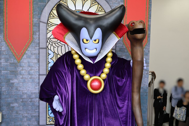 HD-2D版『ドラクエI＆II』発売記念イベントで“りゅうおう様”が東京に上陸！？「ヤマダデンキ LABI池袋本店」でのグリーティングを取材 画像