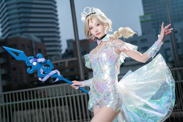 【コスプレ】煌めく衣装が美ボディを引き立たせる！『第五人格』グレイスの「百万弗の人魚」の幻想的な美しさにうっとり【写真8枚】 画像