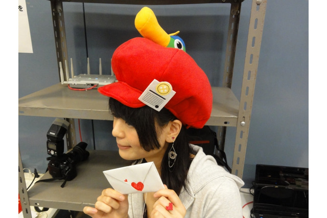 【TGS 2012】辻本Pオススメ「郵便屋さんの帽子」は限定1000個！イーカプコン出張所をチェック 画像