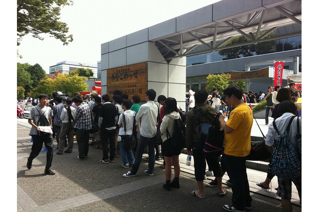 早朝から長蛇の列も、京都国際マンガ・アニメフェア2012パブリックデーの様子をお届け 画像
