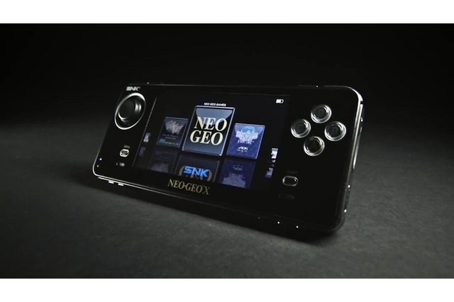 NEOGEO携帯機｢NEOGEO X｣公式ムービーをチェック ― 実機プレイや端末細部も明らかに 画像