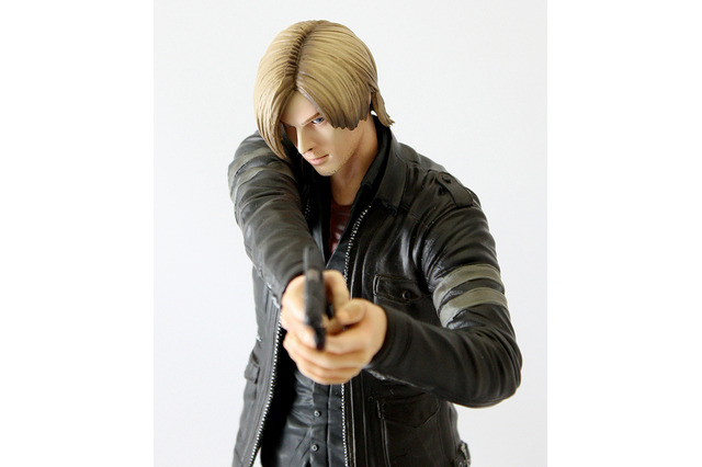 カプコンフィギュアビルダークリエイターズモデルに『BIOHAZARD 6』レオンが登場 画像